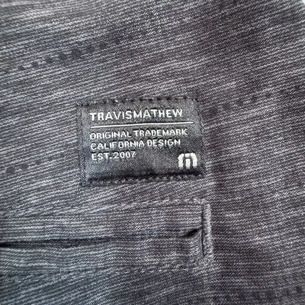 Travis Mathew‎ Shorts Mens 32 Black Gray Stretch Golf Athletic Casual Modern Fit